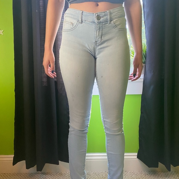 SO, Mid-Rise Jeggings - Picture 2 of 4